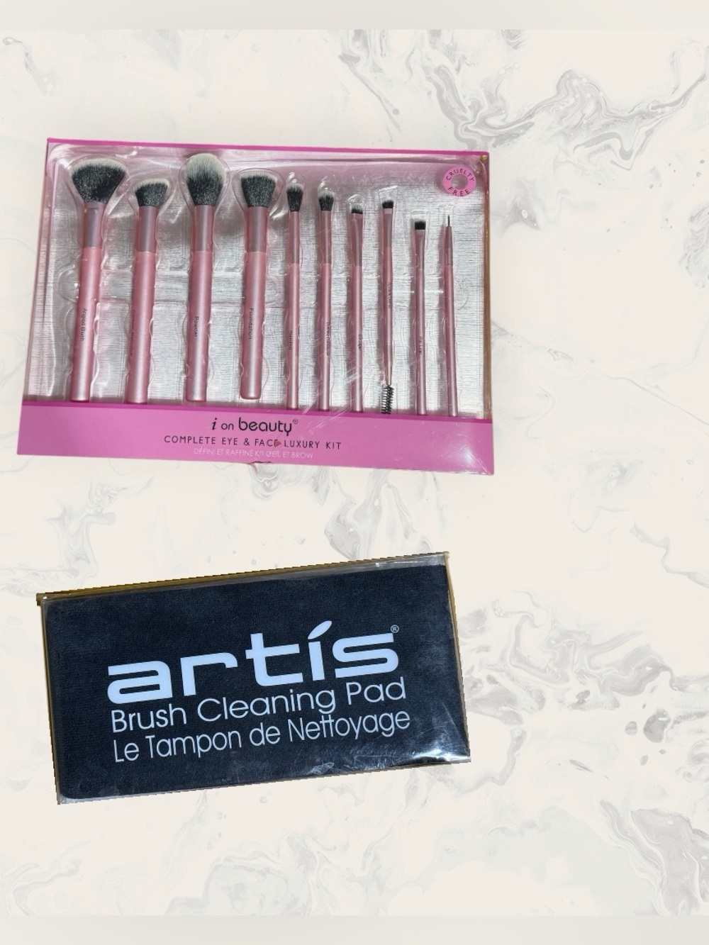 artis Brush Cleaning Pad with Pink Makeup Brush Set